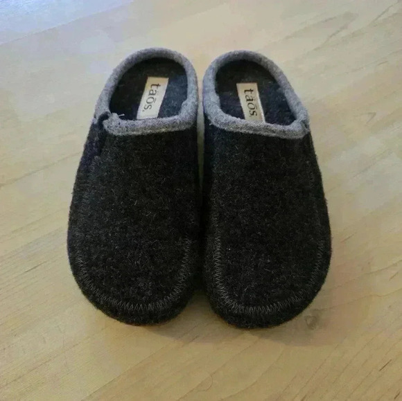 Taos wool clogs size 37 (women's 6) - Picture 2 of 8